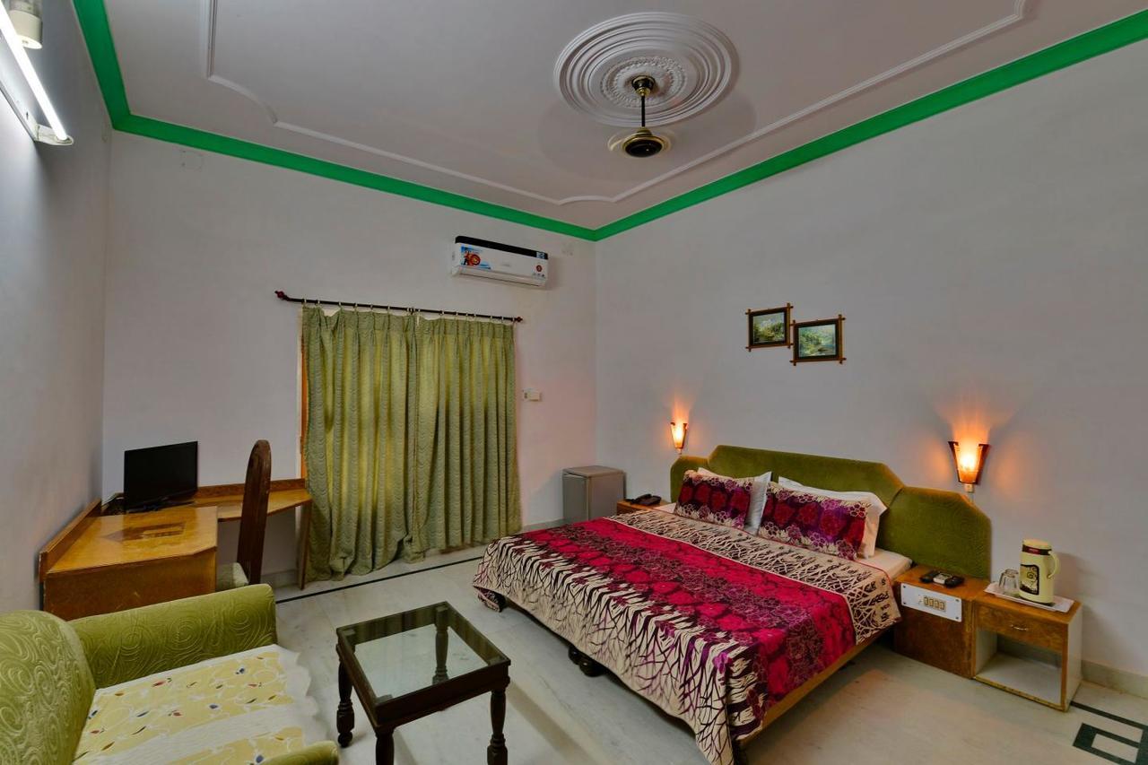 Hotel Surya Кхаджурахо Экстерьер фото