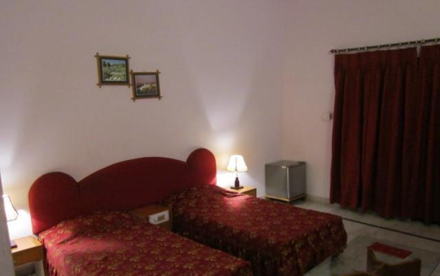 Hotel Surya Кхаджурахо Номер фото